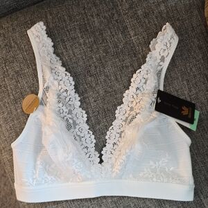Wacoal White Embrace Lace Bralette - NWT - Size 34